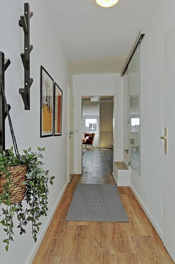 'Traveller Lodge' Grosszuegiges Apartment - 3 Bedroom 10Min To Hbf, Full Kitchen, Homeoffice, Netflix, Wifi Düsseldorf Exterior foto